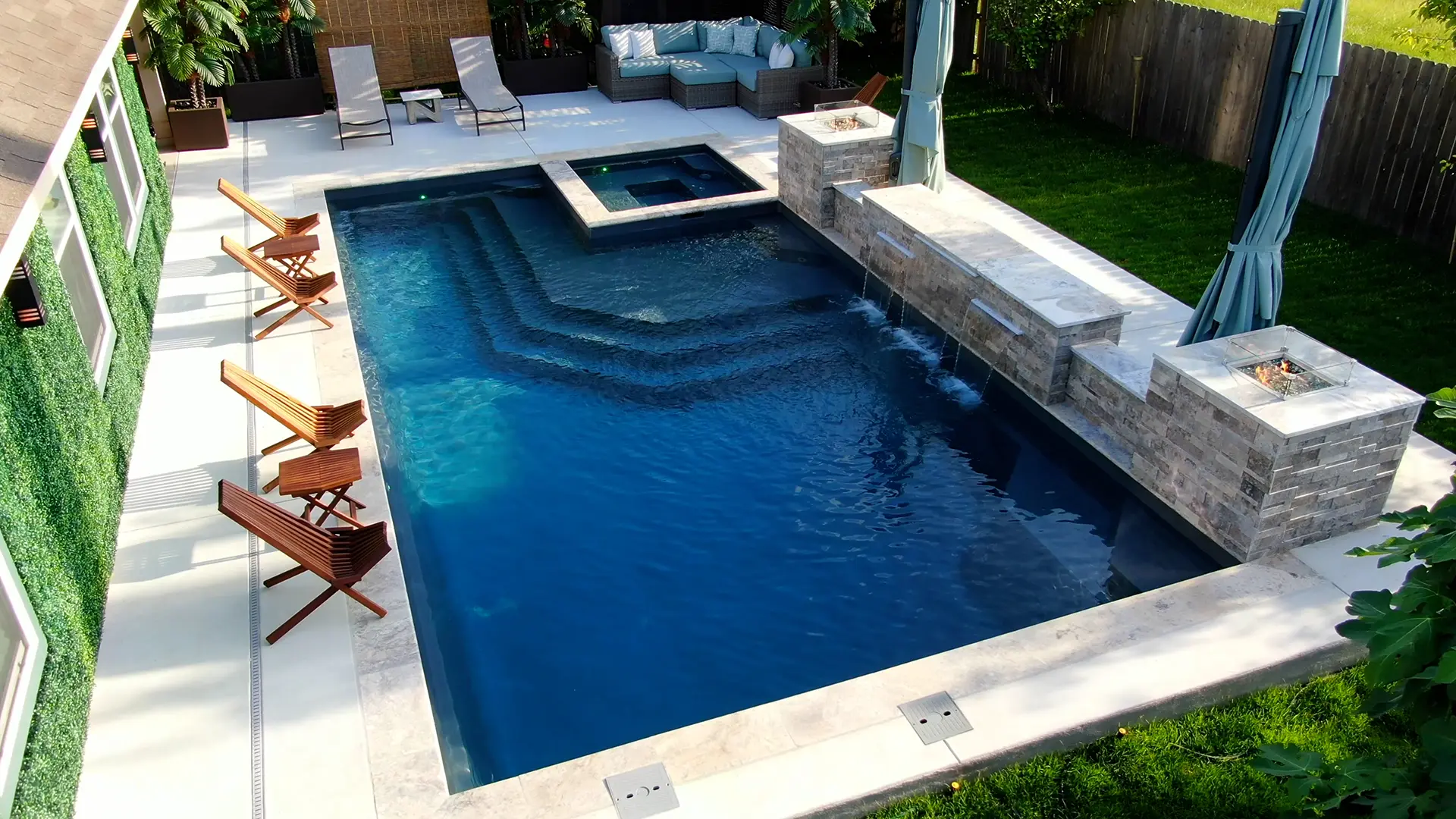 The Aviva Pools Luxe 35
