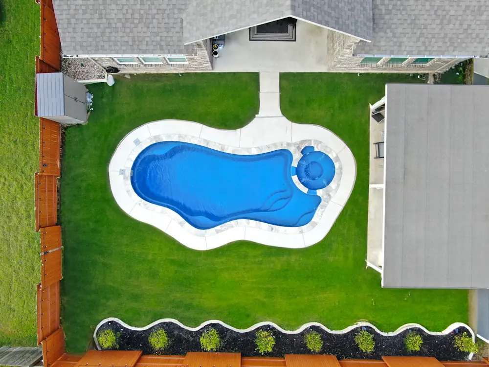 Landscaping ideas for your backyard pool