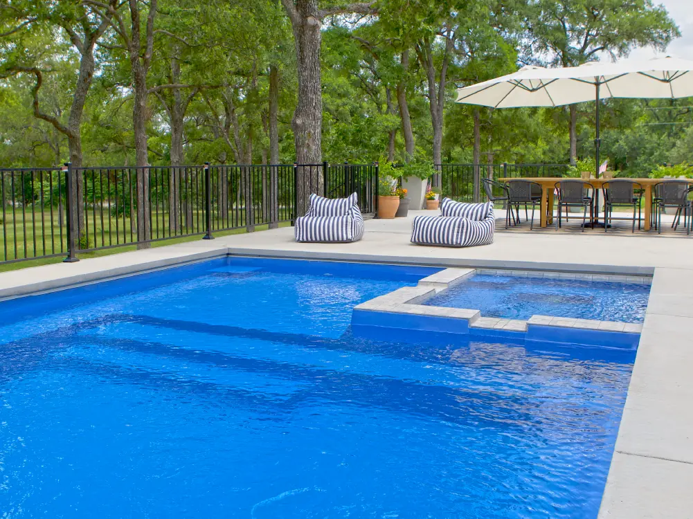 WHY VINYL ESTER RESIN V. POLYESTER RESIN MATTERS FOR YOUR DREAM POOL