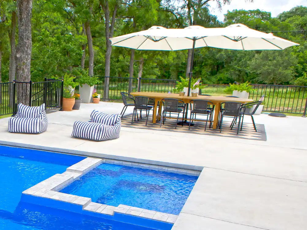 041025-UltimatePoolParty-3Food&Drink FOOD AND DRINK IDEAS FOR YOUR ULTIMATE POOL PARTY: refreshing innovations for outdoor entertaining