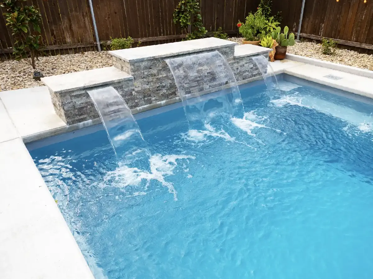 Maintaining Your Fiberglass Pool Through Texas Seasons
